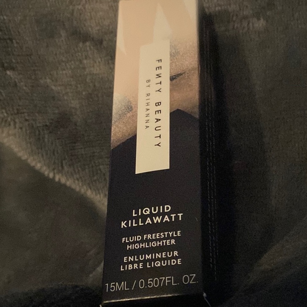 Fenty Beauty Gold Highlighter Radiant Glow NIB NEVER OPENED